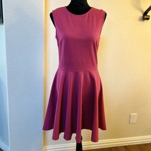 Diane Von Furstenberg Jeanie dress Pink in Size 8